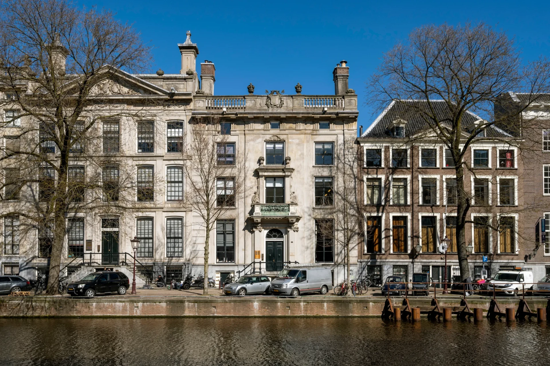 Het kantoorpand aan de Herengracht in Amsterdam