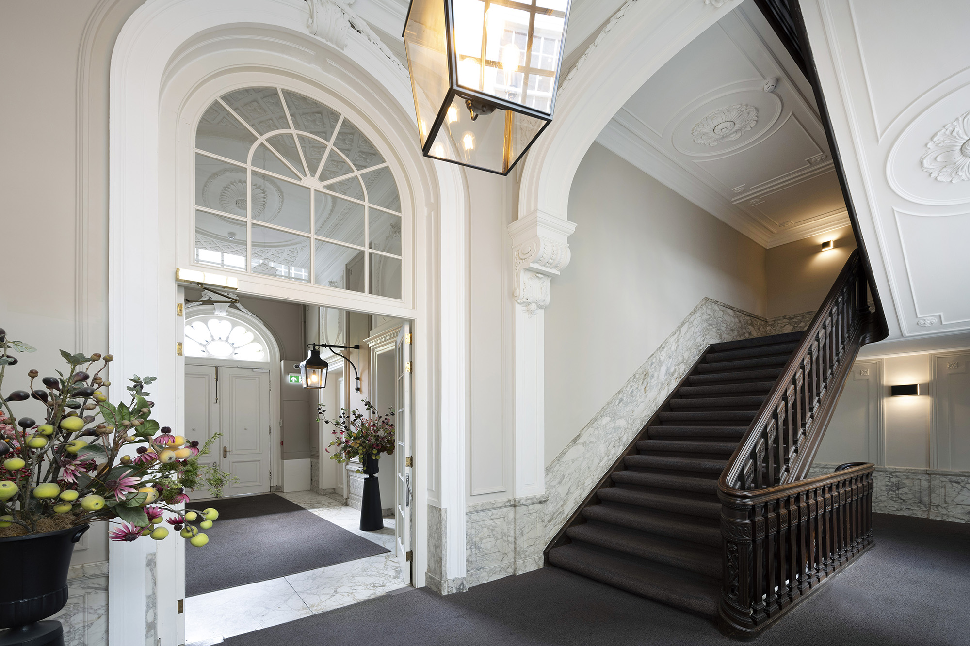Trappenhuis in het kantoorpand